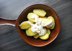 Картошка в духовке с сыром и майонезом - шаг 6 Картошка в духовке с сыром и майонезом - шаг 6