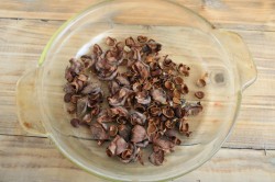 Кедровая настойка на спирту - шаг 3