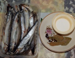 Килька пряного посола в домашних условиях - шаг 1