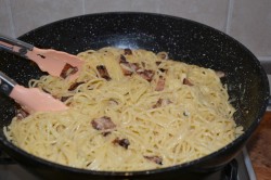 Спагетти Карбонара классические - шаг 12