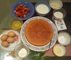 Десерт клубничный с бисквитом - шаг 1