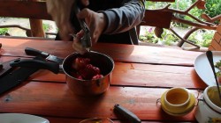 Клубничные куриные крылышки с клубничным соусом - шаг 7 Клубничные куриные крылышки с клубничным соусом - шаг 7