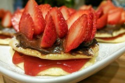 Пирожные Клубничные мини-тортики - шаг 6