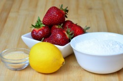 Десерт Клубничные облака с желатином - шаг 1