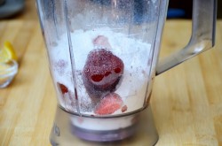 Десерт Клубничные облака с желатином - шаг 2