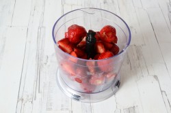 Клубничный мусс на манной крупе без желатина - шаг 5