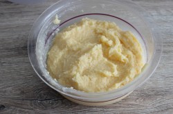 Торт с клубникой с желатином и кокосовой стружкой - шаг 13 Торт с клубникой с желатином и кокосовой стружкой - шаг 13