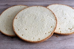 Торт с клубникой с желатином и кокосовой стружкой - шаг 15 Торт с клубникой с желатином и кокосовой стружкой - шаг 15