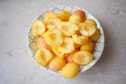 Компот из абрикосов на зиму на литровую банку - шаг 2 Компот из абрикосов на зиму на литровую банку - шаг 2