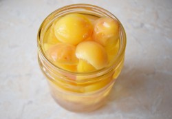 Компот из абрикосов на зиму на литровую банку - шаг 6 Компот из абрикосов на зиму на литровую банку - шаг 6