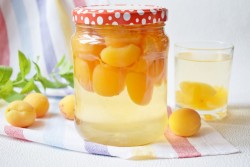 Компот из абрикосов на зиму на литровую банку - шаг 7 Компот из абрикосов на зиму на литровую банку - шаг 7