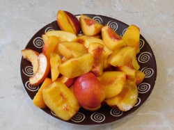 Компот из нектаринов на зиму - шаг 1 Компот из нектаринов на зиму - шаг 1