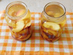 Компот из нектаринов на зиму - шаг 4 Компот из нектаринов на зиму - шаг 4