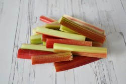 Компот с ревенем и крыжовником - шаг 3 Компот с ревенем и крыжовником - шаг 3