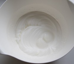 Конфеты Птичье молоко на сгущенке и масле - шаг 3