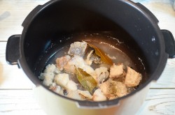 Консервы из речной рыбы в мультиварке скороварке - шаг 5 Консервы из речной рыбы в мультиварке скороварке - шаг 5