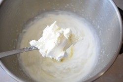 Крем из маскарпоне со сливками - шаг 5 Крем из маскарпоне со сливками - шаг 5