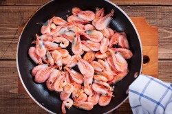 Жареные креветки к пиву - шаг 3 Жареные креветки к пиву - шаг 3