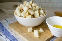 Крутоны с чесноком - шаг 2