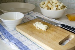 Крутоны с чесноком - шаг 3