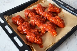 Крылья барбекю в духовке - шаг 8 Крылья барбекю в духовке - шаг 8