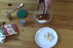 Курица на бутылке запеченная с лимонами и розмарином - шаг 7 Курица на бутылке запеченная с лимонами и розмарином - шаг 7