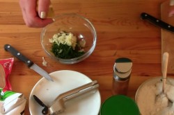 Курица на бутылке запеченная с лимонами и розмарином - шаг 11 Курица на бутылке запеченная с лимонами и розмарином - шаг 11