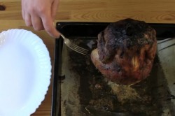 Курица на бутылке запеченная с лимонами и розмарином - шаг 14 Курица на бутылке запеченная с лимонами и розмарином - шаг 14