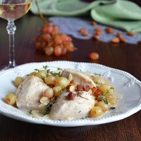 Курица с виноградом и миндалем