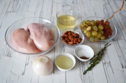 Курица с виноградом и миндалем - шаг 1 Курица с виноградом и миндалем - шаг 1