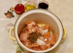 Куриное филе с ананасами и кетчупом в духовке - шаг 3