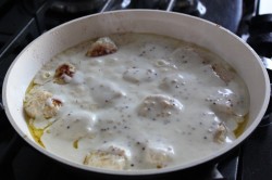 Куриные фрикадельки в сметанном соусе - шаг 12 Куриные фрикадельки в сметанном соусе - шаг 12