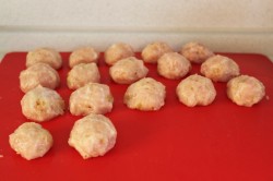 Куриные фрикадельки в сметанном соусе - шаг 4 Куриные фрикадельки в сметанном соусе - шаг 4