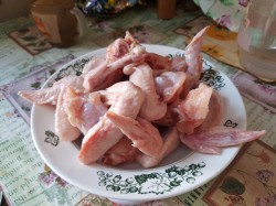 Куриные крылья в сладко-соленом соусе в микроволновке - шаг 1 Куриные крылья в сладко-соленом соусе в микроволновке - шаг 1