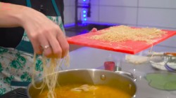 Куриный суп с лапшой на яйцах - шаг 20 Куриный суп с лапшой на яйцах - шаг 20