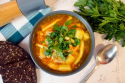 Куриный суп с домашней яичной лапшой - шаг 11 Куриный суп с домашней яичной лапшой - шаг 11