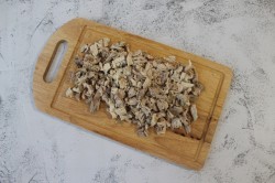 Куриный суп с домашней яичной лапшой - шаг 7 Куриный суп с домашней яичной лапшой - шаг 7