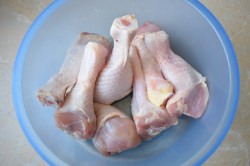 Курица в пиве в духовке - шаг 1