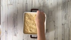 Лакомка с творогом из песочного теста - шаг 10