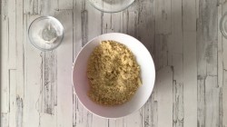 Лакомка с творогом из песочного теста - шаг 3