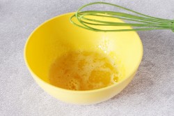 Лапшевник с творогом в духовке - шаг 1 Лапшевник с творогом в духовке - шаг 1