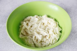 Лапшевник с творогом в духовке - шаг 4 Лапшевник с творогом в духовке - шаг 4