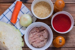 Голубцы ленивые с капустой и фаршем в духовке - шаг 1