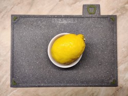 Протертый лимон с сахаром через мясорубку - шаг 1 Протертый лимон с сахаром через мясорубку - шаг 1