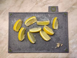 Протертый лимон с сахаром через мясорубку - шаг 2 Протертый лимон с сахаром через мясорубку - шаг 2