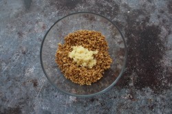 Красная фасоль целыми зернами с грецкими орехами - шаг 5