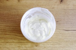 Соус майонез с чесноком - шаг 6
