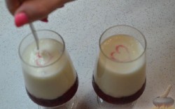 Малиновый десерт со сливочным кремом на День Влюблённых - шаг 5