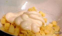 Мандариновый салат с сыром - шаг 3 Мандариновый салат с сыром - шаг 3