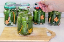 Маринованные огурцы стерилизованные - шаг 5 Маринованные огурцы стерилизованные - шаг 5